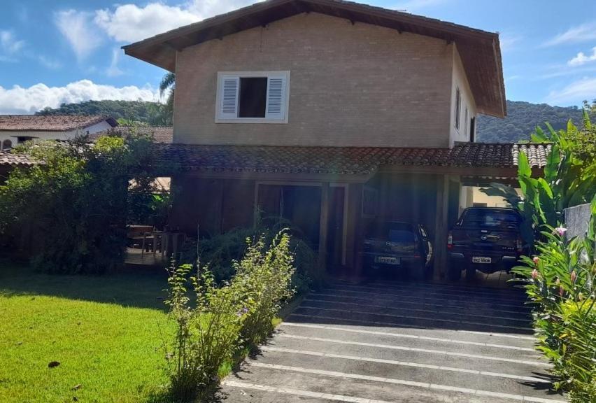 Casa de hóspedes Perola Das Toninhas 50m Da Praia Ubatuba